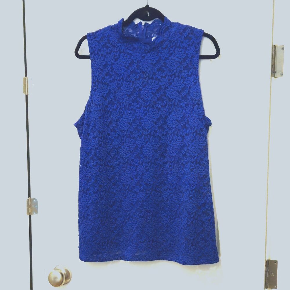 Susan Graver royal blue lacey top, dressy, L, gorgeous!